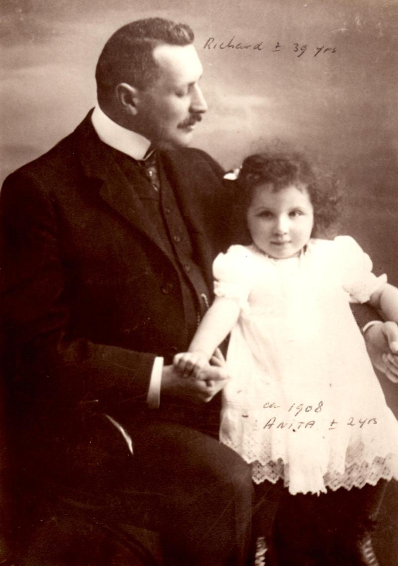 Fotografie von Richard und Anita Teppich, ca 1908.