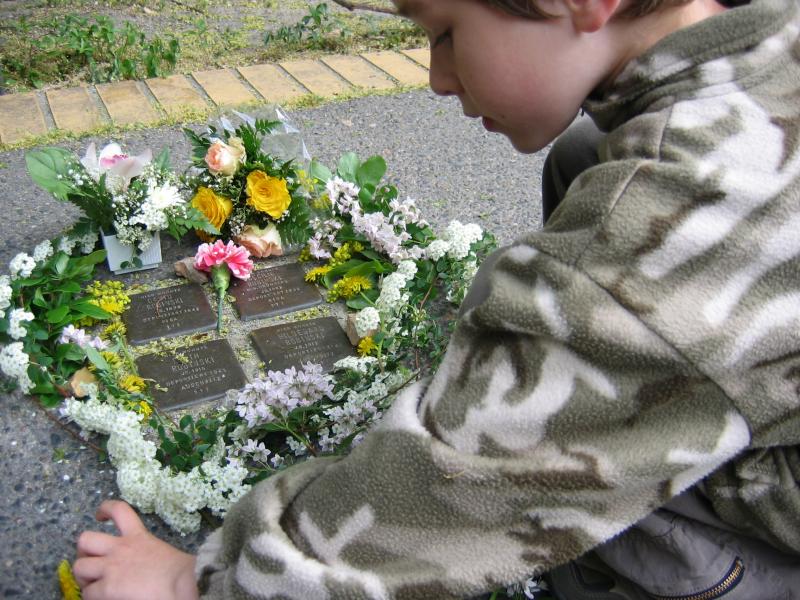 Stolpersteine für David, Cecilie, Edith und Hildegard Robinski.