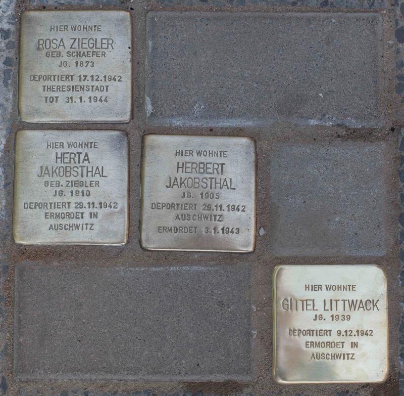 Stolpersteine für Rosa Ziegler, Herta und Herbet Jakobsthal und Gittel Littwack