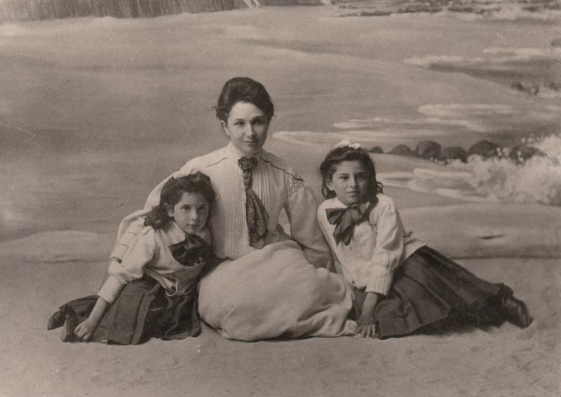 Rose Mendelsohn mit ihren beiden Töchtern Suse (l.) und Lilli. Copyright: Martin-Heinz Ehlert