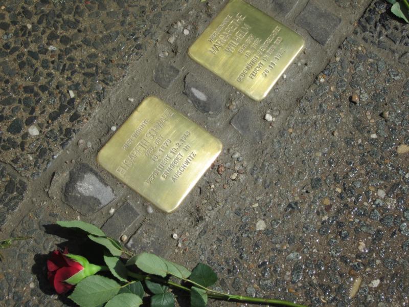 Stolpersteine für Elisabeth Schwarz und ihre Schwester Margarethe Wilhelm. Copyright: MTS