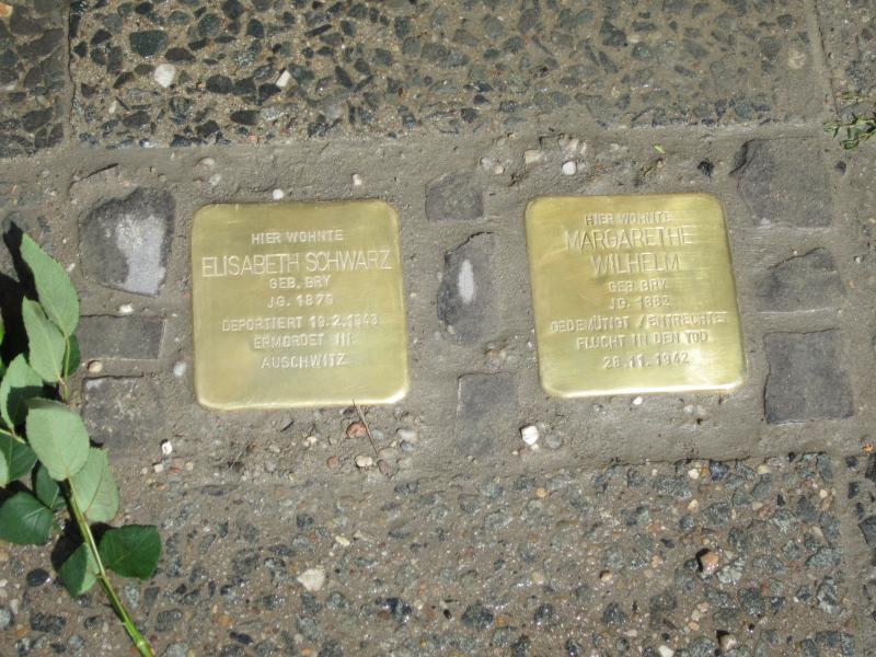 Stolpersteine für Margarethe Wilhelm und ihre Schwester Elisabeth Schwarz. Copyright: MTS