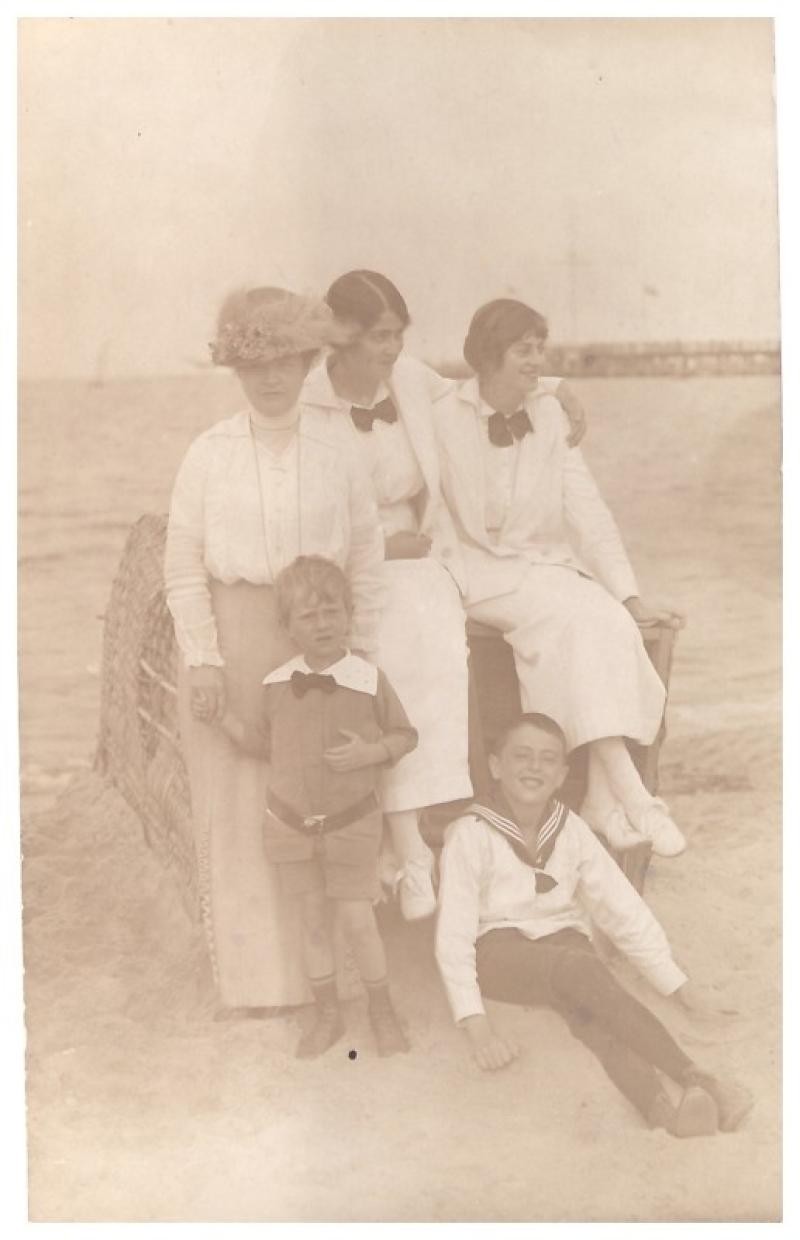 Ruscha mit Gerd, Elisabeth, Rudi und Elli 1914 Bild: Familienbesitz