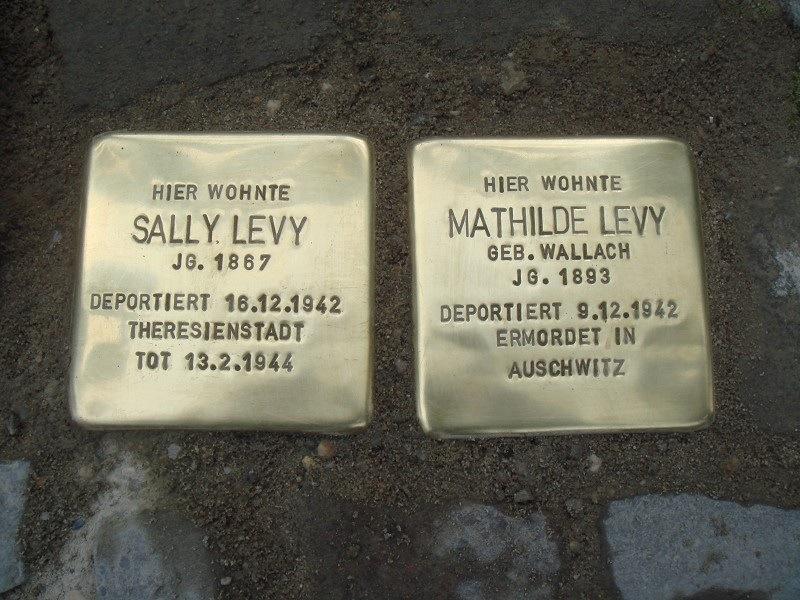 Stolpersteine für Sally und Mathilde Levy