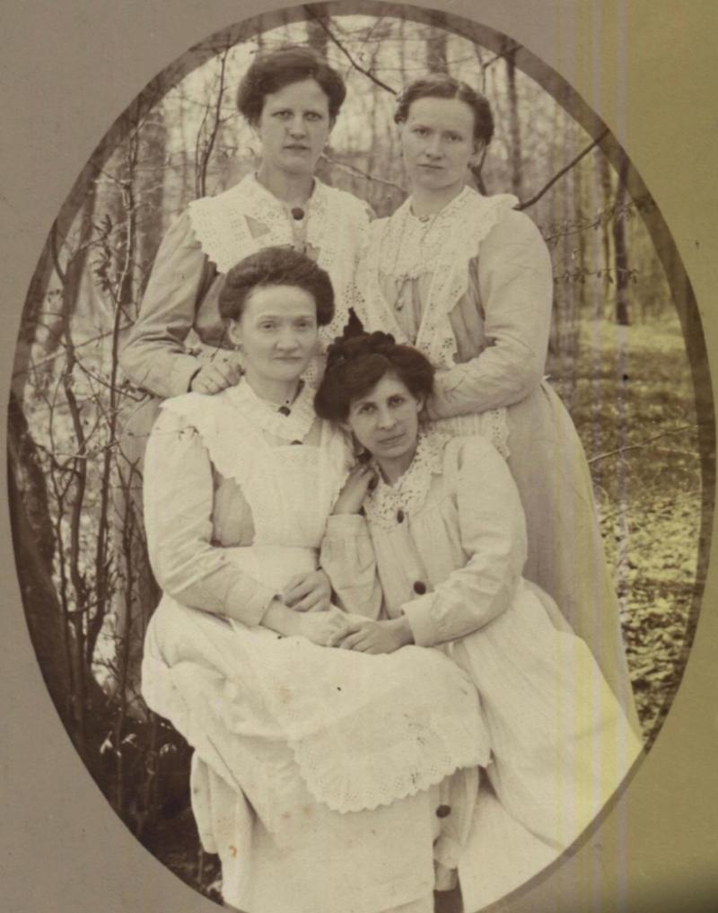 die Schwestern Kubatzky, oben links Hedwig © Deborah Kirby