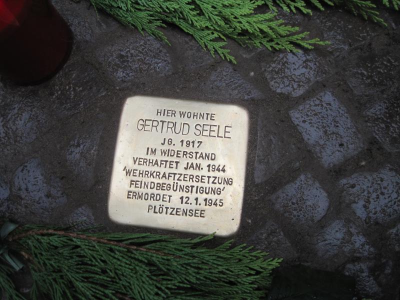 Stolperstein in der Parchimer Allee 75 © Ruben / Museum Neukölln