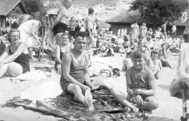 Siegbert Goldbarth und sein Neffe Heinz Benger in einem Berliner Freibad 1929