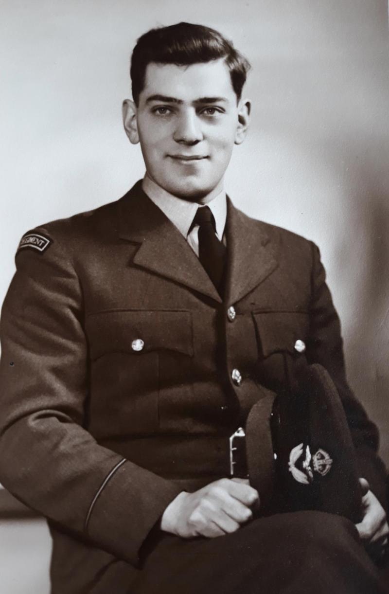 Siegmar Klainberg / Sid Kaye in Uniform der Royal Air Force (c) Helen Harvey, Simon Kaye, Sarah Goodyear