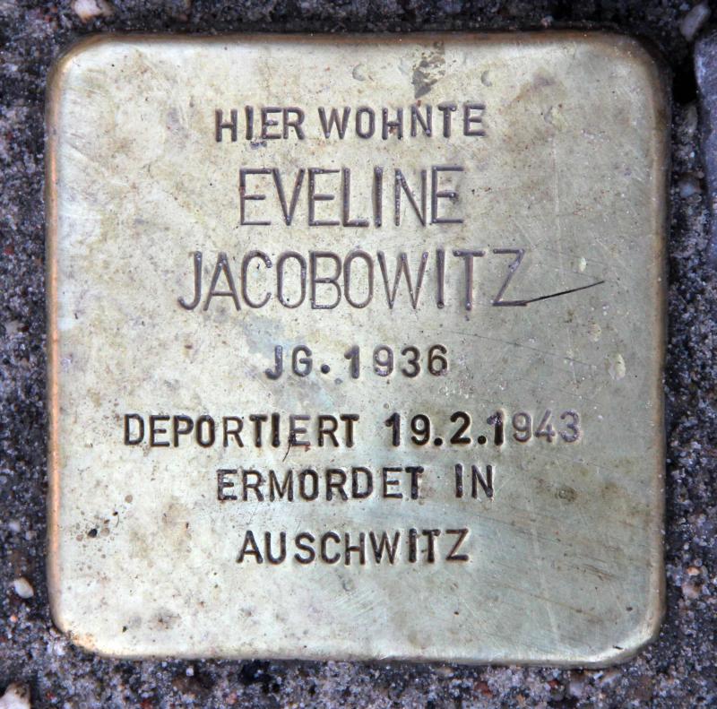Stolperstein für Eveline Jacobowitz.