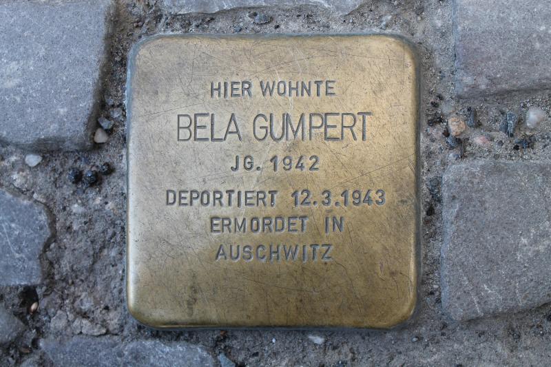 Stolperstein für Bela Gumpert.