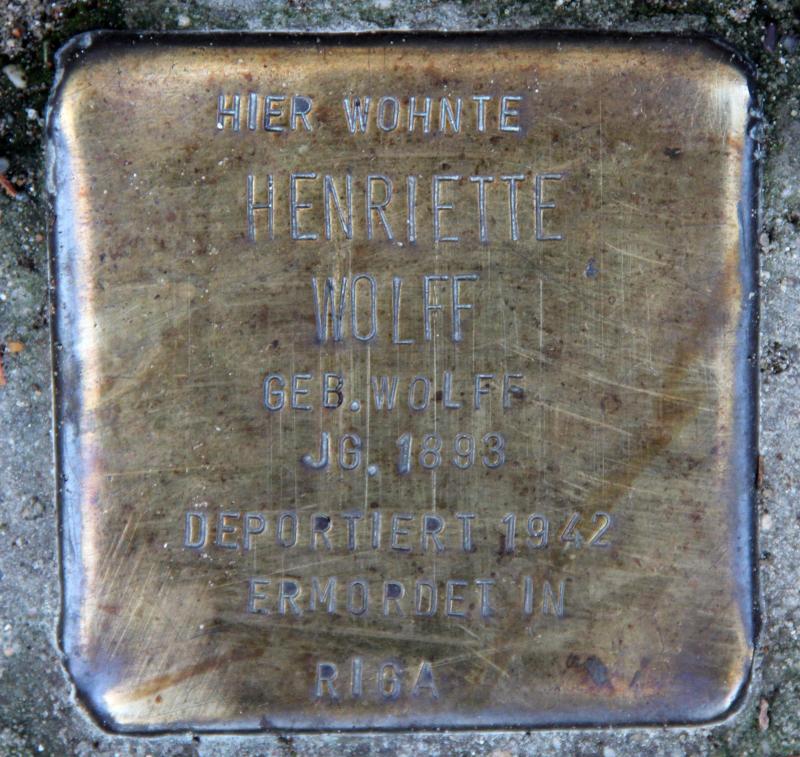 Stolperstein für Henriette Wolff.
