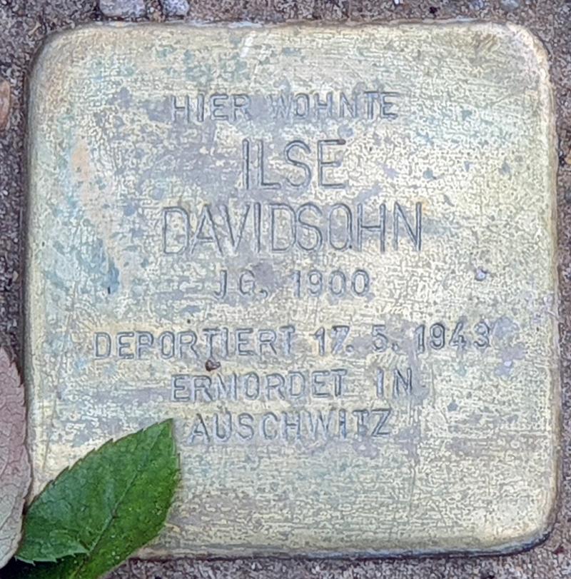 Stolperstein von Ilse Davidsohn von Von OTFW, Berlin - Selbst fotografiert, CC BY-SA 3.0, https://commons.wikimedia.org/w/index.php?curid=104856093