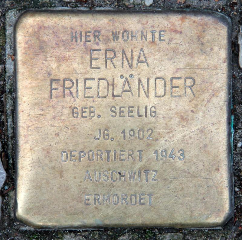 Stolperstein für Erna Friedländer.
