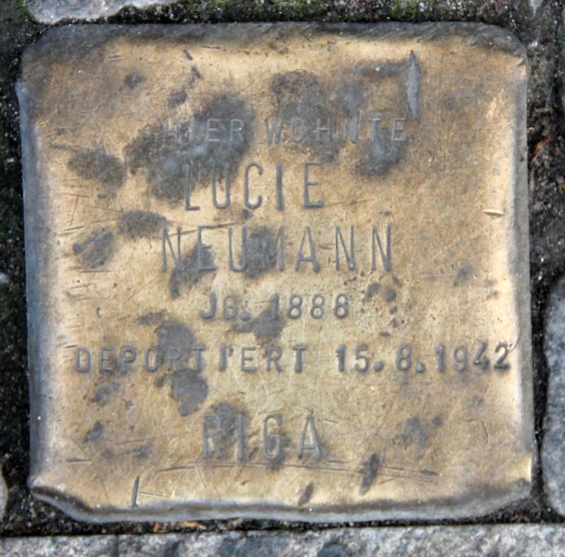 Stolperstein für Lucie Neumann.