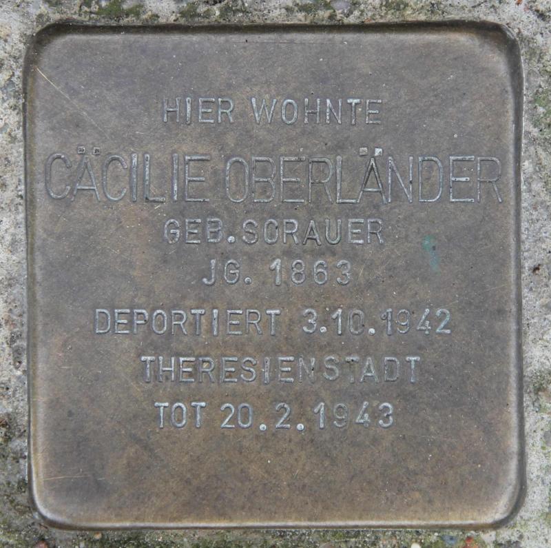 Stolperstein für Cäcilie Oberländer.