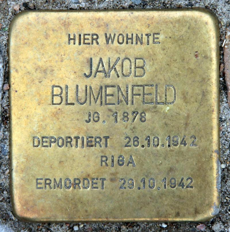 Stolperstein für Jakob Blumenfeld.