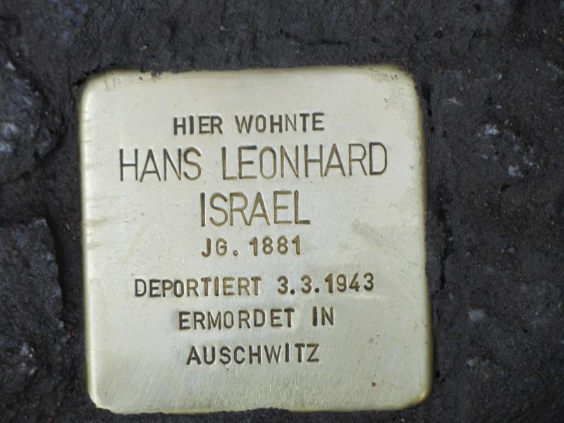 Stolperstein Dr. Hans Leonhard Israel© F. Siebold, 2013