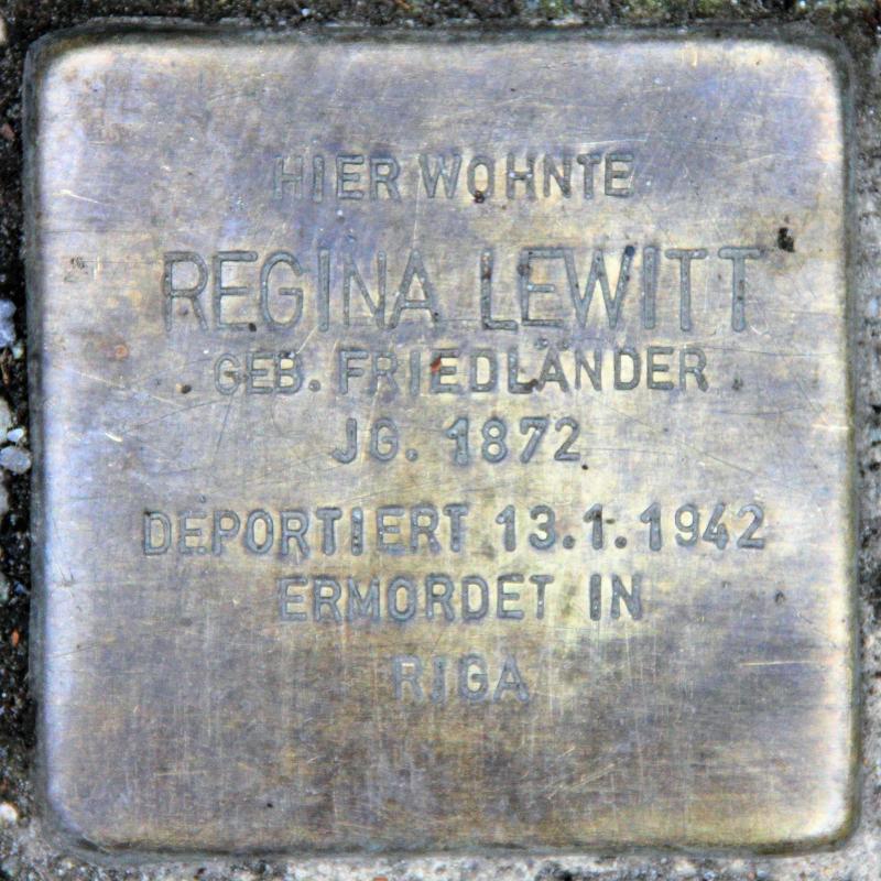 Stolperstein für Regina Lewitt.