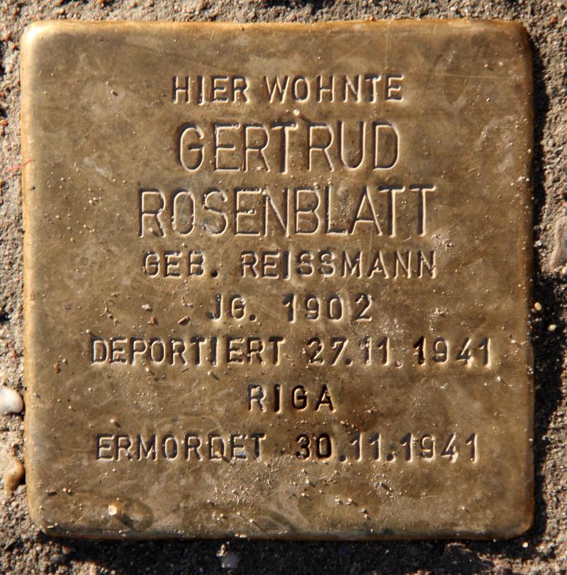 Stolperstein für Gertrud Rosenblatt.