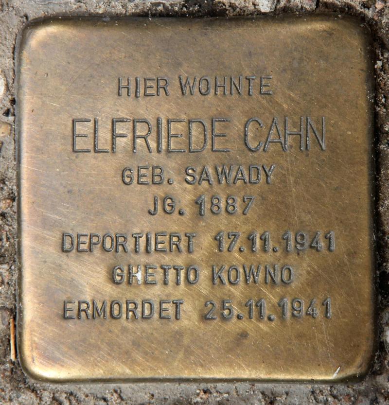 Stolperstein für Elfriede Cahn.