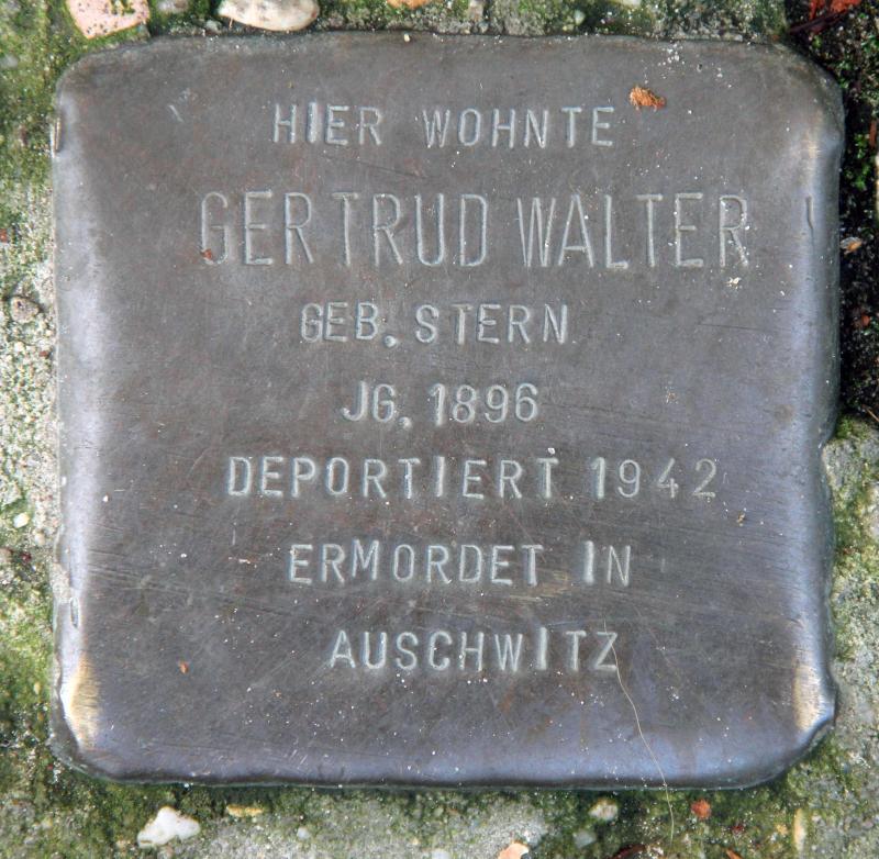 Stolperstein für Gertrud Walter.