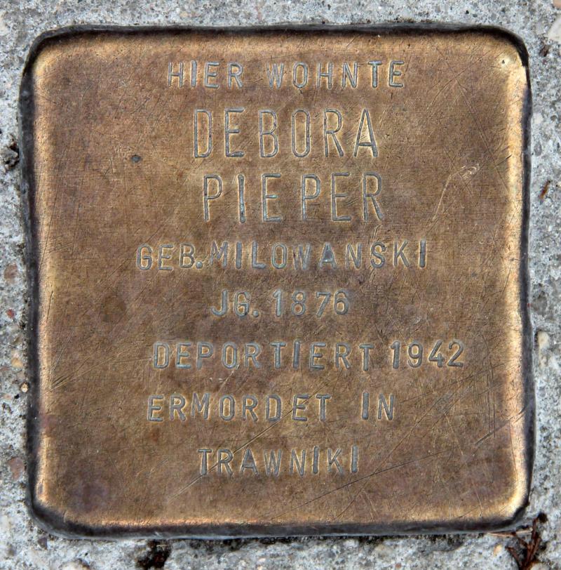 Stolperstein für Debora Pieper.