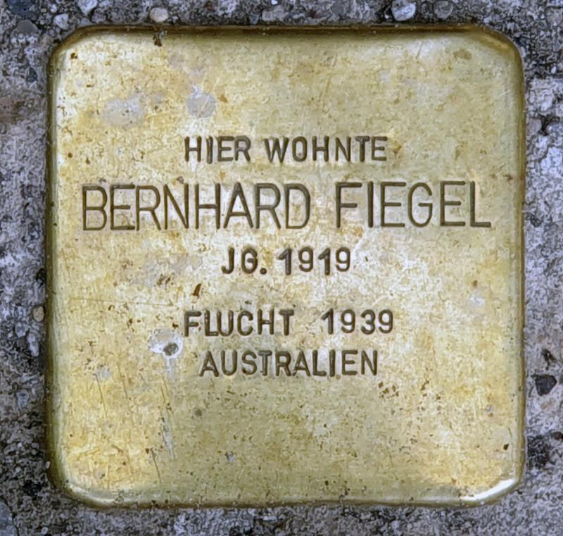Stolperstein von Bernhard Fiegel; Foto: OTFW 