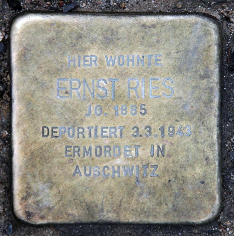 Stolperstein für Ernst Ries.