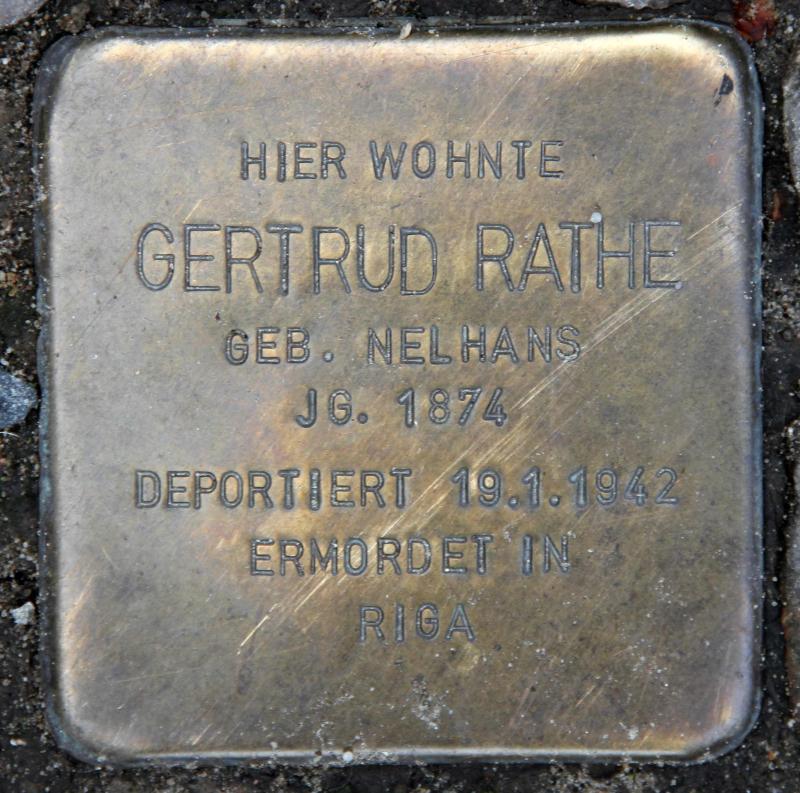 Stolperstein für Gertrud Rathe.