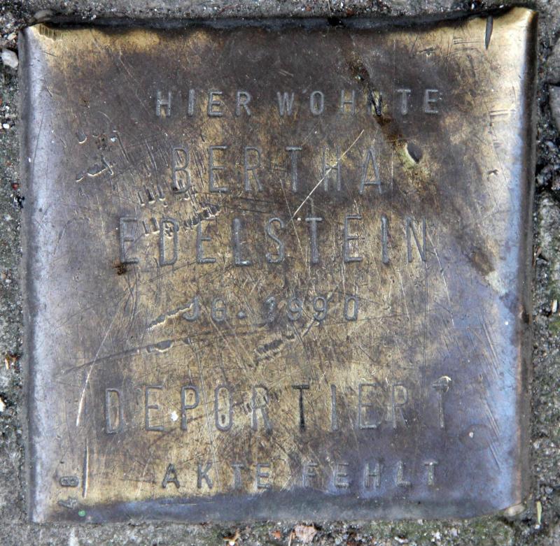 Stolperstein für Bertha Edelstein.