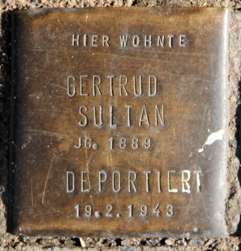 Stolperstein für Gertrud Sultan.