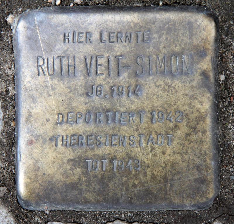 Stolperstein für Ruth Agnes Simon.