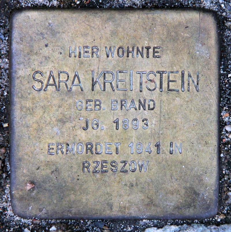 Stolperstein für Sara Kreitstein.