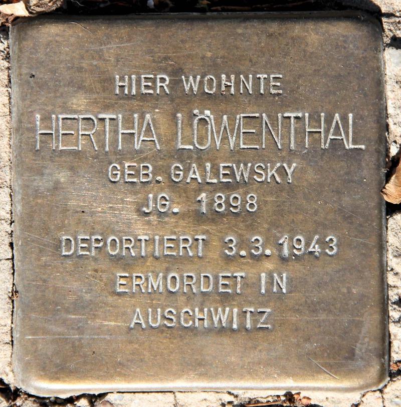 Stolperstein für Hertha Löwenthal.