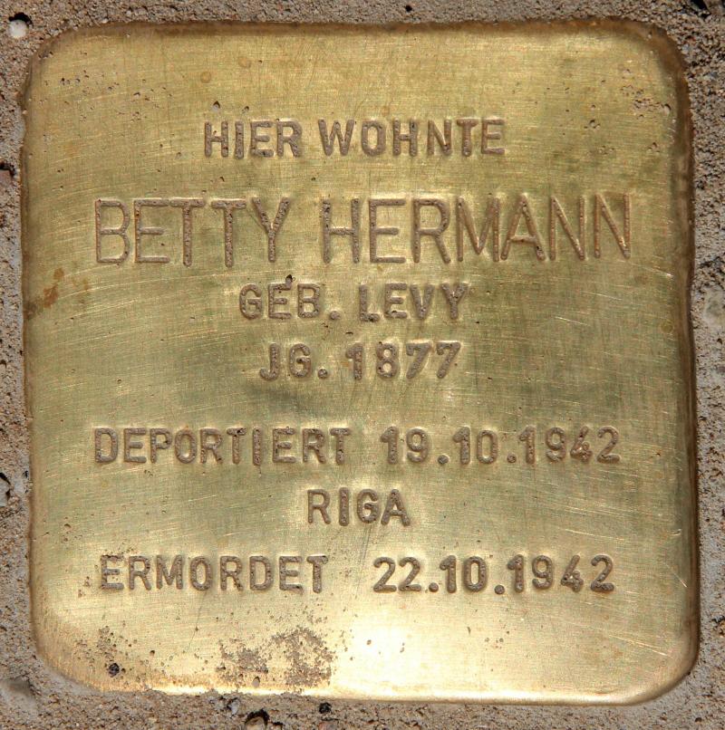 Stolperstein für Betty Hermann.
