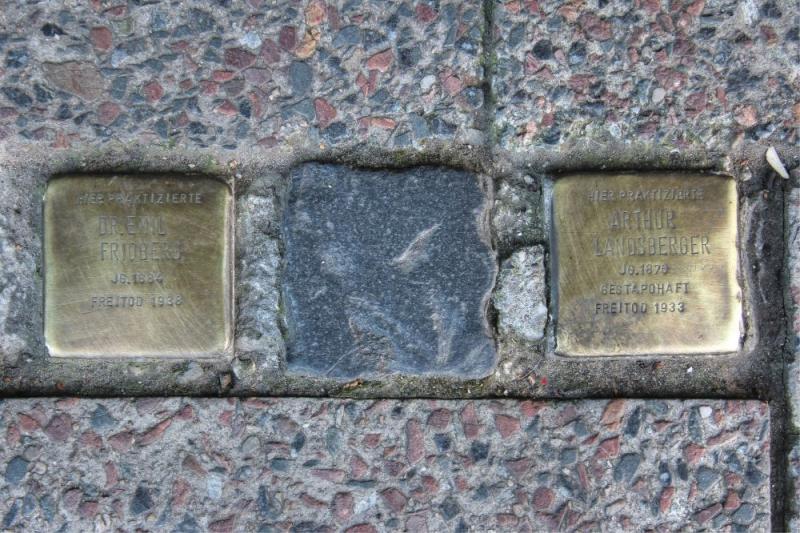 Stolperstein für Emil Fridberg und Arthur Lansberger, Köpenicker Straße 106