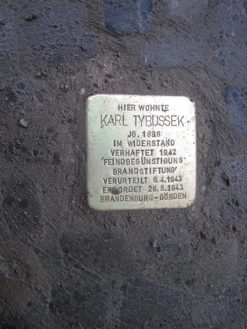 Stolperstein in der Jahnstraße 12 © Ruben / Museum Neukölln