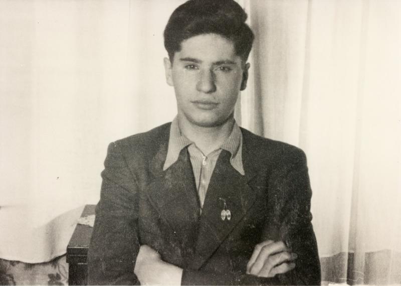 Fotografie von Wilhelm Woitschaetzki, Berlin 1942, kurz vor Wilhelms Verhaftung im April.