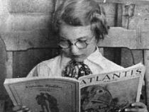 Elisabeth Wolff auf dem Balkon der Familie am Bundesratufer 1, 1934.