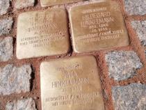 Stolpersteine vor dem Haus Schieritzstraße 34, Foto © A. Dueerkopp