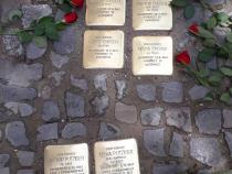 Stolpersteine für Moritz, Martha, Horst und Helga Chosch und Arthur und Selma Putziger, Foto © P. Gutsche