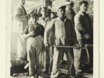 Willy Holz im Vordergrund © JMB, Schenkung von Leonie und Walter Frankenstein