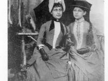 Helene Goldberg (links) mit ihrer Schwester Olga