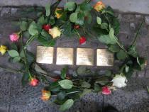 Stolpersteine für Kurt, Hans und Erich Waldbaum sowie Siegfried Katzki. Copyright MTS