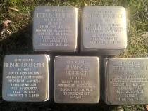Stolpersteine für Familie Behrendt (Bild: Projekt-Stolpersteine)