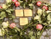 Foto Stolpersteine Sarrazinstraße 22 © Dr. Petra T. Fritsche