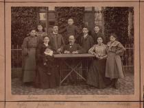 Bernhard Philipp Braunhart (Mitte) mit Eltern und Geschwistern in Schubin