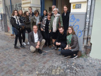 Kinder und Enkelkinder von Edwin Singer und weitere Angehörige bei der Verlegung der Stolpersteine am 26.9.2015 (© Bernd Surk)