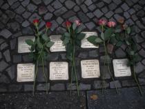 Stolpersteine für die Bewohner Drakestraße 47