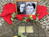 Stolpersteinverlegung für Elfriede und Werner Schaumann. Foto: Eric Strohmeier-Wimmer
